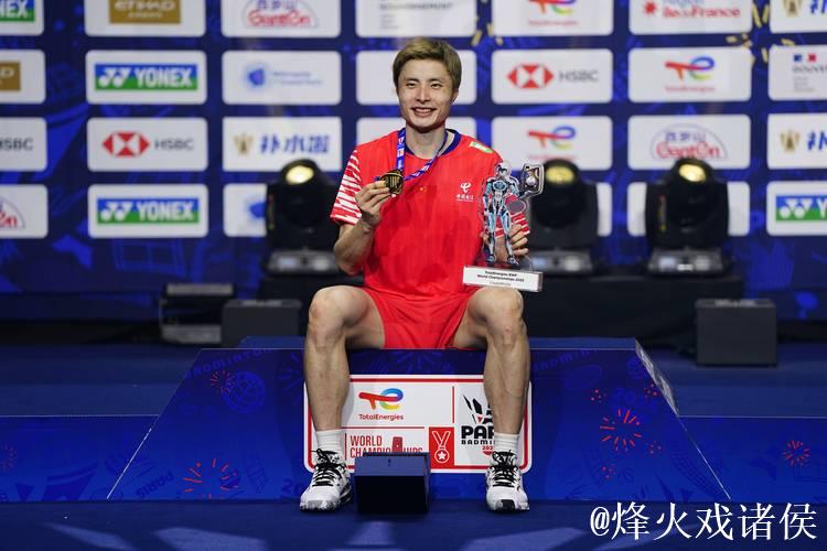 石宇奇2-0战胜朱利安 晋级羽毛球世锦赛男单16强 石宇奇2-0战胜朱利安 晋级羽毛球世锦赛男单16强