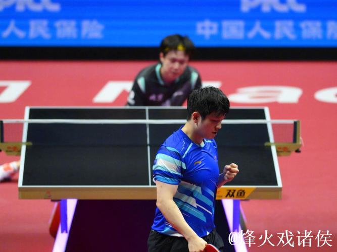 樊振东4-1战胜薛飞 晋级十五运会男单八强 樊振东4-1战胜薛飞 晋级十五运会男单八强